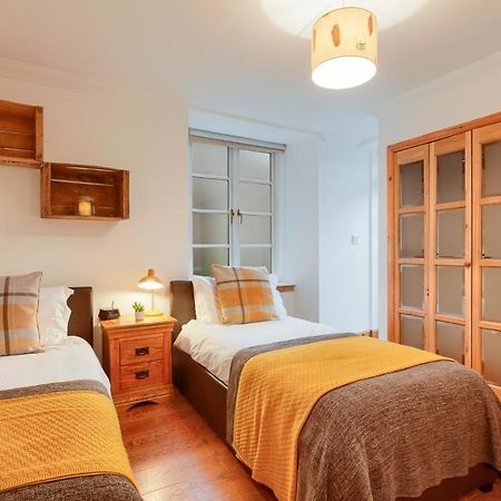 Dundas Flat, 1 Bedroom, クリフ エクステリア 写真