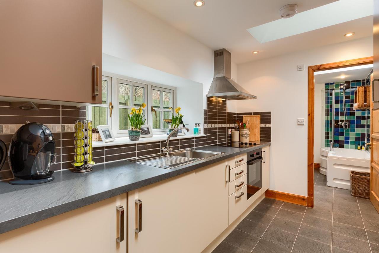 Dundas Flat, 1 Bedroom, クリフ エクステリア 写真
