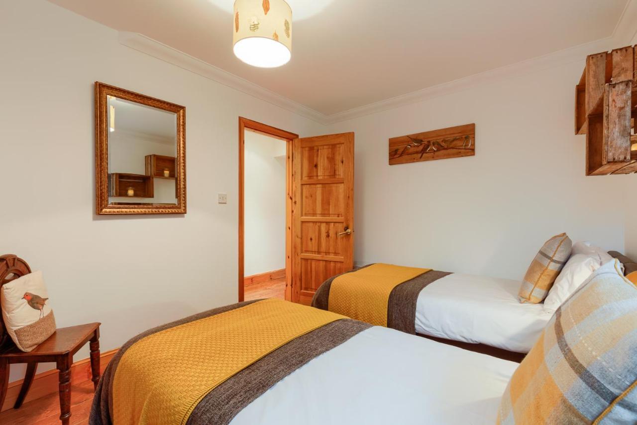 Dundas Flat, 1 Bedroom, クリフ エクステリア 写真